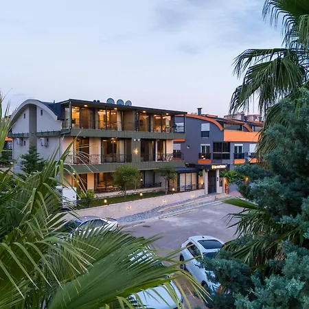 Demirel Antalya-lara Plajlar Ve Havalimanina Yakin Lejlighed Antalya